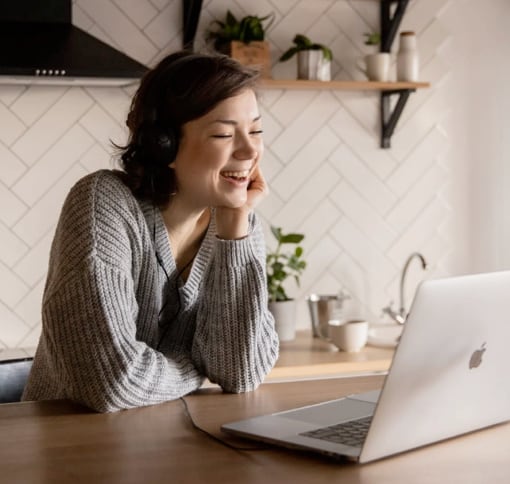 Image of a woman in a videocall